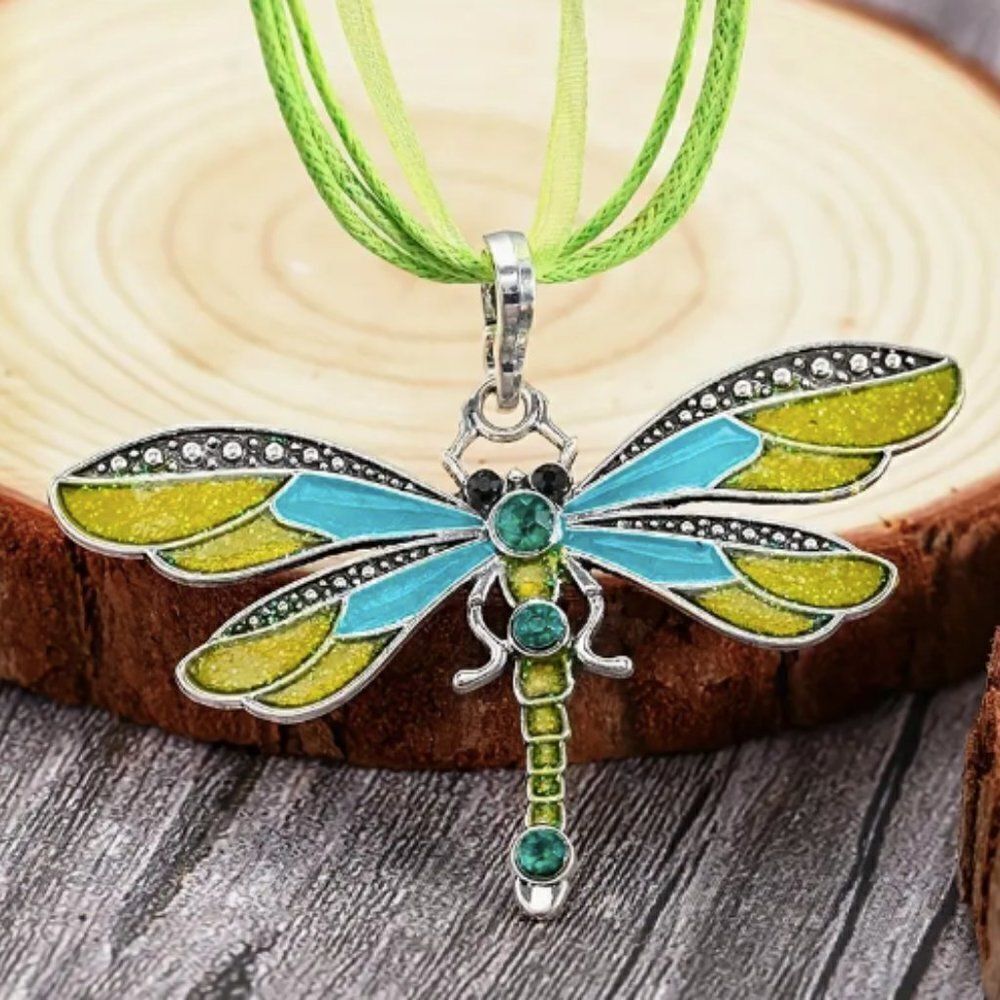 🔅🆕🔅 Boho Rhinestone Alloy Dragonfly Silk Ribbon Pendant Necklace✨
